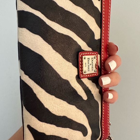 Dooney & Bourke wristlet - Picture 8 of 11
